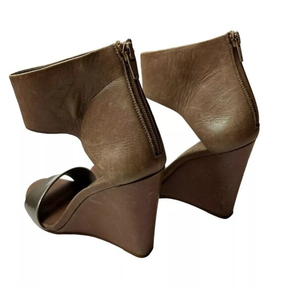 Vince. Women's ankle strap Heeled Wedges Taupe/Silver Leather - Picture 2 of 5